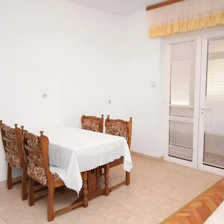 6023c Apartmán